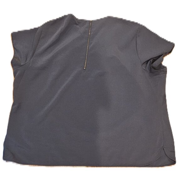 24W Grey blouse with keyhole opening and partial zipper back - Picture 2 of 3